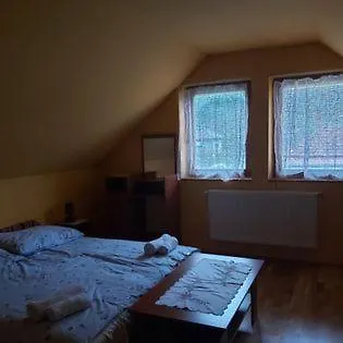 아파트 Szikla Vendeghaz